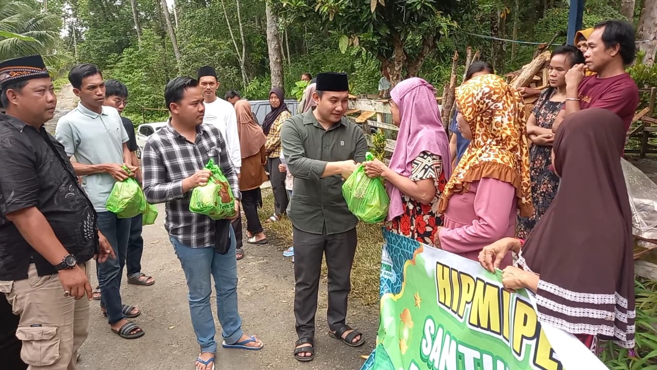 HIPMI Pesisir Barat Berikan Santunan Anak Yatim dan Fakir Miskin