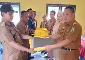 BAPENDA Way Kanan Serahkan DHKP dan SPPT PBB 2025 SE Kecamatan Negeri Agung