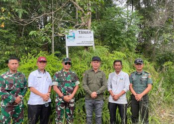 Sekda Pesisir Barat Bersama Dandim 0422/ LB Survey Lokasi Calon Lokasi Kompi Produksi Ketahanan Pangan 