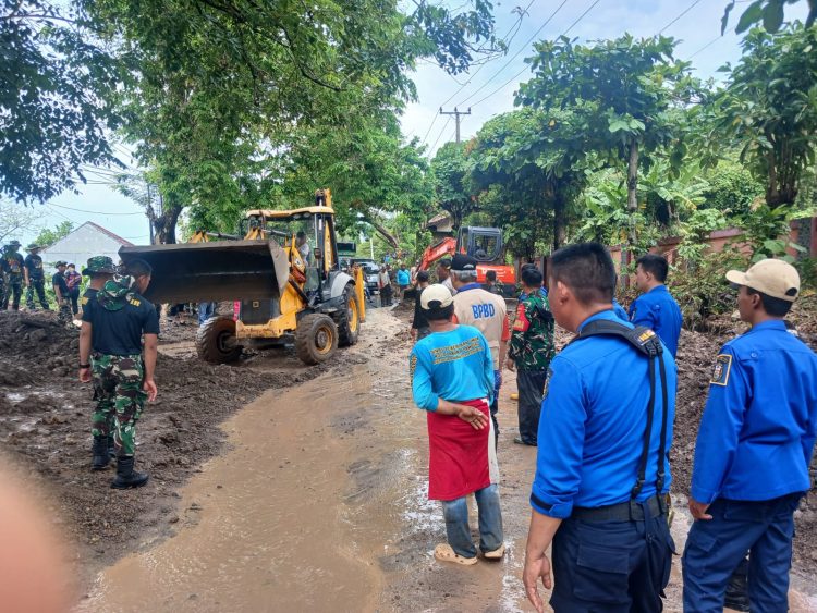 Walikota Eva Dwiana, Siapkan Bantuan Korban Longsor 