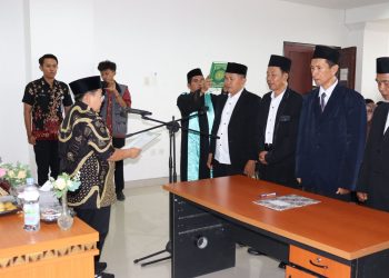 Wakil Bupati Pesisir Barat Irawan Topani Kukuhkan Pengurus Baznas 