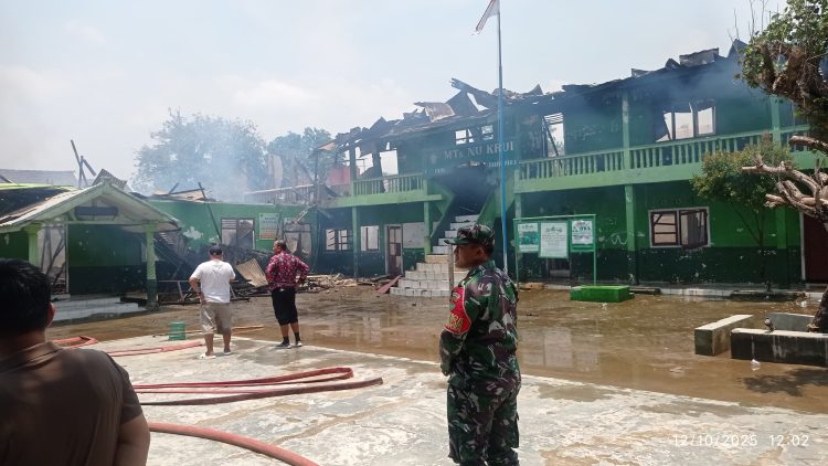Diduga Konsleting Listrik MTS NU Krui Ludes Terbakar