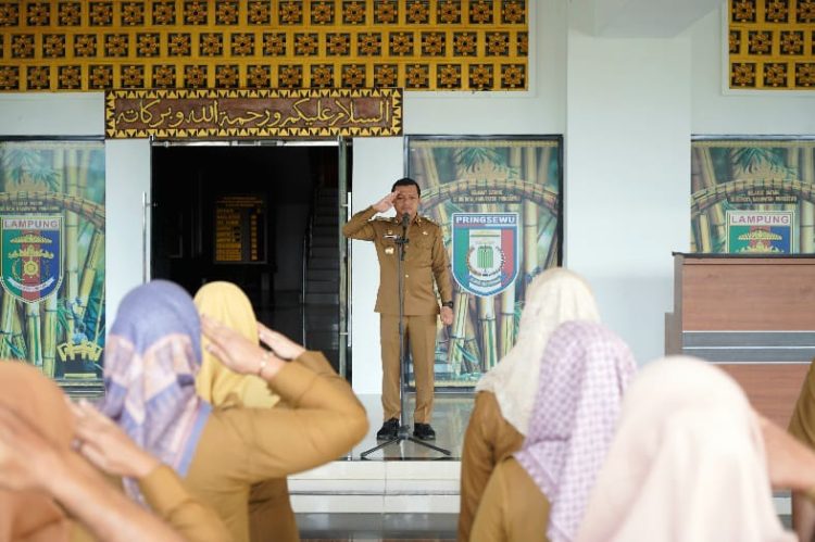 Bupati Riyanto Pimpin Apel Pagi, Bupati Tekankan Pentingnya Disiplin Bagi ASN