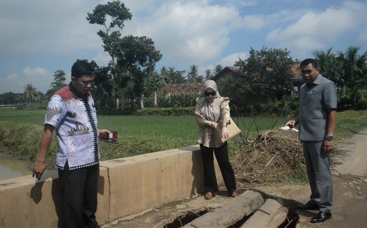Komisi III DPRD Pringsewu Sidak ke Sejumlah Ruas Jalan dan Jembatan yang Baru Diperbaiki