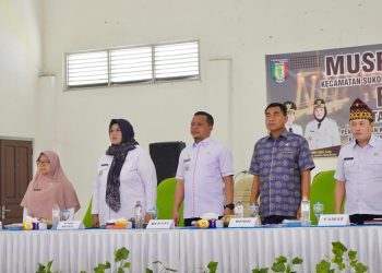 Riyanto – Umi Hadiri Musrenbang Kecamatan Sukoharjo