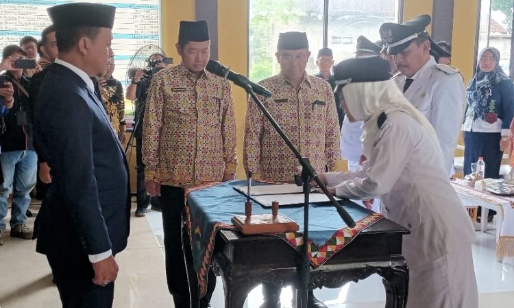 Bupati Pringsewu Lantik Lima Kapekon PAW dan Tiga Pj.Kapekon