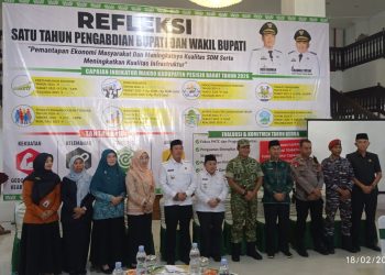 Refleksi Satu Tahun Pengabdian Bupati dan Wakil Bupati Pesisir Barat, Bupati Sampaikan Pembangunan Akses Jalan Menuju Way Haru Segera dibangun