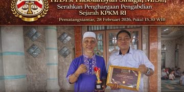 KPKM RI Sambangi H. Drs. Hasbiansyah Sinaga, M.Si Serahkan Penghargaan Pengabdian Sejarah KPKM RI