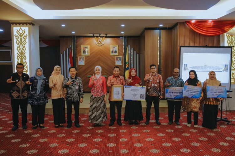 Wagub Jihan Pimpin Prosesi Pelepasan Kadis Perkebunan Provinsi Lampung Intizam yang Memasuki Masa Purnabakti