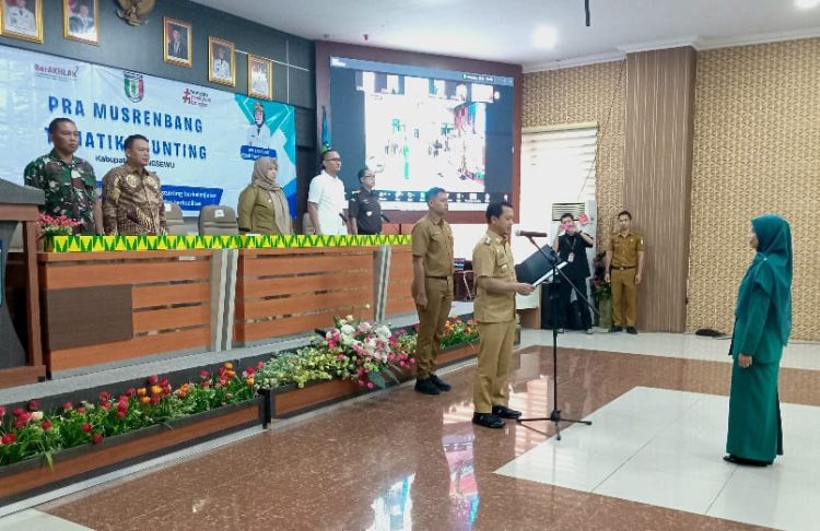 Rahayu Sri Astutik Riyanto Dikukuhkan Jadi Duta Peduli Stunting Kabupaten Pringsewu 