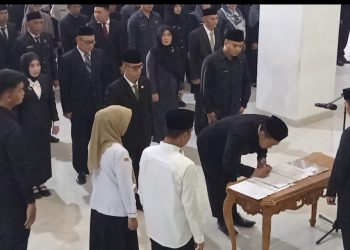Bupati Pesisir Barat Lantik Pimpinan Tinggi Pratama dan Jabatan Administrasi