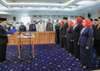 Sekdaprov Marindo Kurniawan Lantik Dan Mengambil Sumpah Jabatan 15 Pejabat Administrator Di Lingkungan Pemprov Lampung