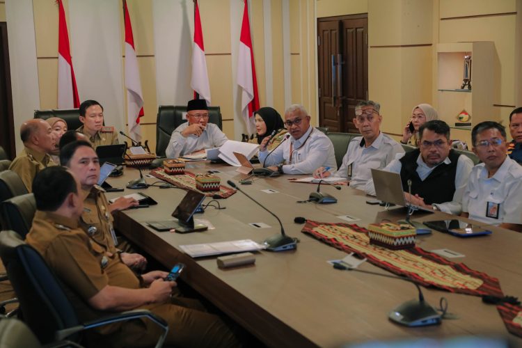 Sekdaprov Marindo Kurniawan Pimpin Rakor Lintas Sektor Bersama Wali Kota Bandarlampung Eva Dwiana Guna Menyusun Strategi Terintegrasi Penanganan Banjir