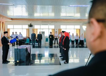 Sekdaprov Marindo Kurniawan Lantik Dan Mengambil Sumpah Jabatan 4 Pejabat Administrator Di Lingkungan Pemprov Lampung