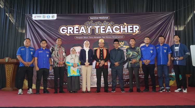 Bupati Pringsewu Buka Seminar Nasional “How To Be A Great Teacher”