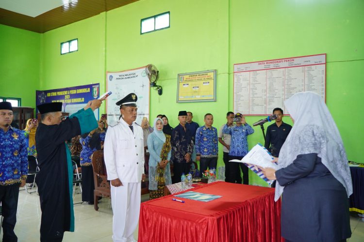 Wakil Bupati Pringsewu Lantik Penjabat Kepala Pekon Gumukrejo Kecamatan Pagelaran