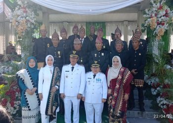 HUT Ke 13 Tahun Pemkab Pesisir Barat Gelar Upacara Pengibaran Bendera Merah Putih