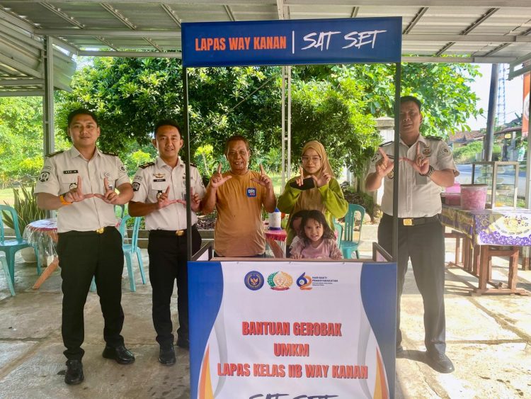 Hari Bakti Pemasyarakatan ke-62 Tahun, Lapas Way Kanan Berikan Dukungan UMKM dengan Bantuan Gerobak Gratis