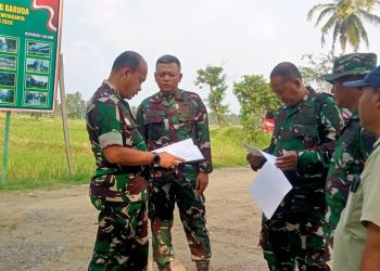 Infantri Sambas Irjen AD Mabes, Kolonel Infantri Wira Kodam 21 Raden Intan Tinjau Jembatan Gantung Garuda Yang Menghubungkan Pekon Yogyakarta – Sukoharjo 4