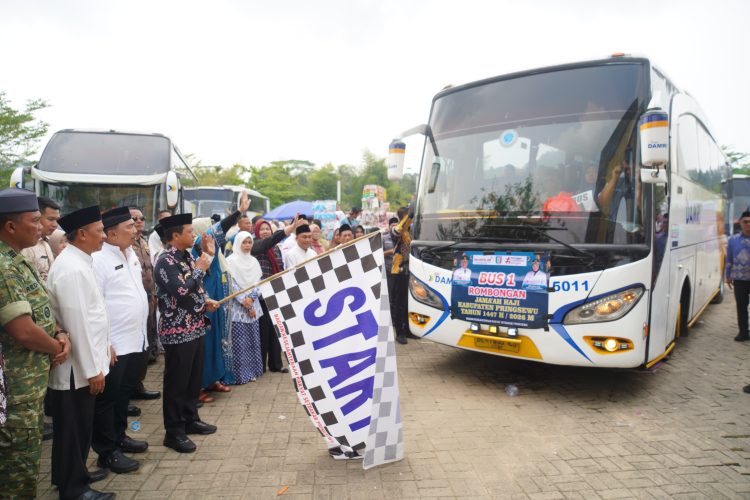 Bupati Pringsewu Lepas Jamaah Calon Haji Tahun 1447 H/2026 M
