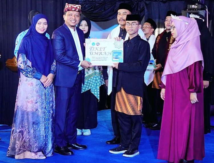 Bupati Pringsewu Hadiri Haflatut Takhrij Wattahfizh Pondok Pesantren IMBoS 