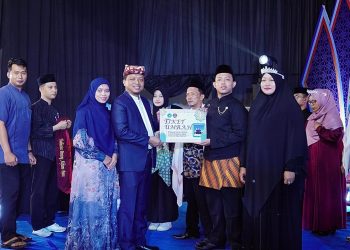 Tangis Haru Warnai Haflatut Takhrij IMBOS, Hafizh 30 Juz Terima Hadiah Umroh dari Bupati Pringsewu