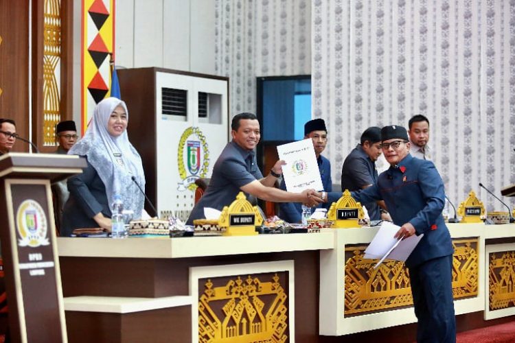 Bupati Pringsewu Sampaikan Ranperda Pertanggungjawaban Pelaksanaan APBD 2O25
