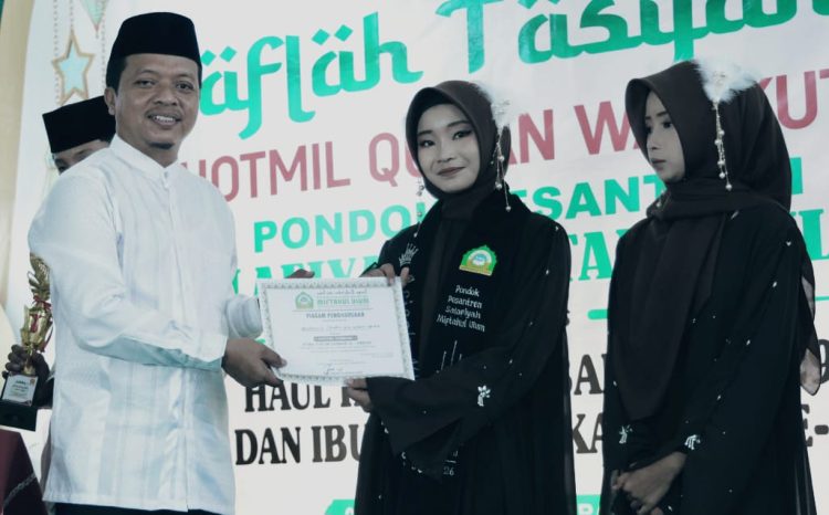 Bupati Pringsewu Hadiri Pengajian Akbar Ponpes Salafiyah Miftahul Ulum 