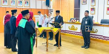 Wabup Agus Suranto Lantik Sekretaris Disdukcapil, Auditor dan Guru, Tekankan Pelayanan Cepat dan Humanis