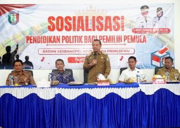 Bupati Pringsewu Buka Sosialisasi Pendidikan Politik Bagi Pemilih Pemula 