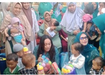 Ketua TP PKK Lamsel Zita Anjani Sambangi Anak Berisiko Stunting di Kecamatan Sidomulyo