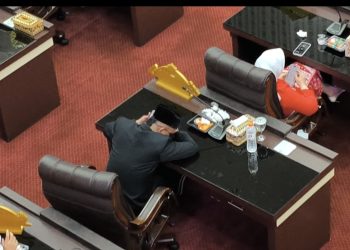 Anggota DPRD Pringsewu Terlihat Tidur dan Sibuk Main HP Saat Pidato Presiden Berlangsung