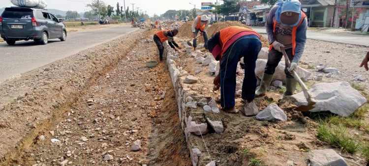 Dugaan Ketidaksesuaian Juknis, Proyek Peningkatan Jalan Bulukarto – Mataram Senilai Rp7,4 Miliar Disorot